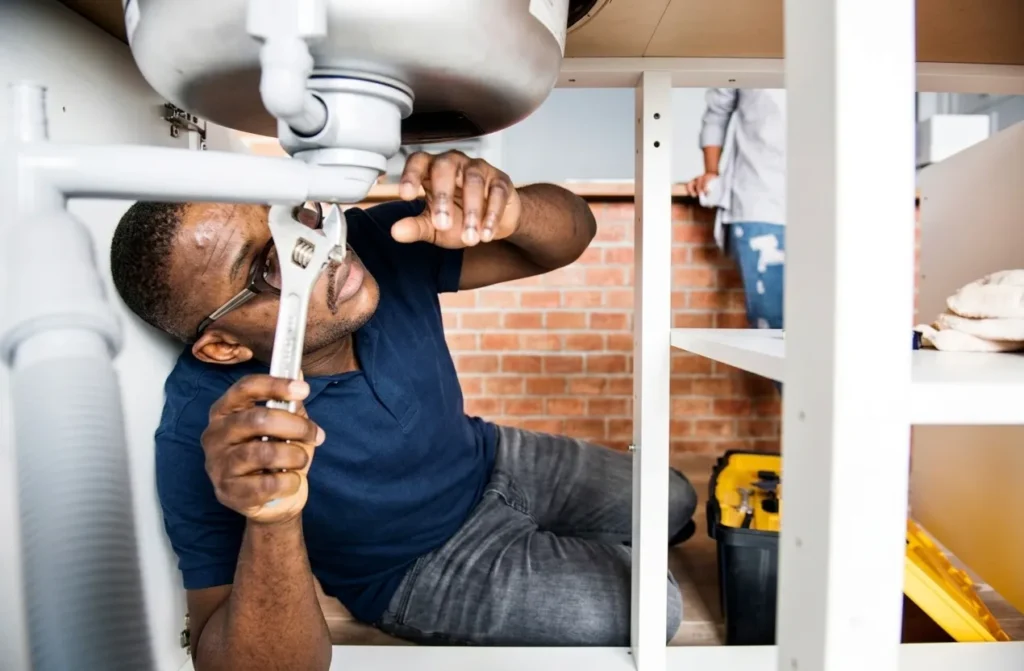 Emergency Tips Repair Broken Pipe in Atlanta Metro Plumbers onsite